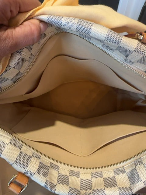 Louis Vuitton Totally MM tote bag in the Damier Azur canvas with Vachetta leather trim