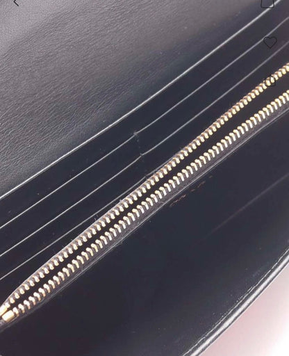 Prada Velvet Wallet on chain