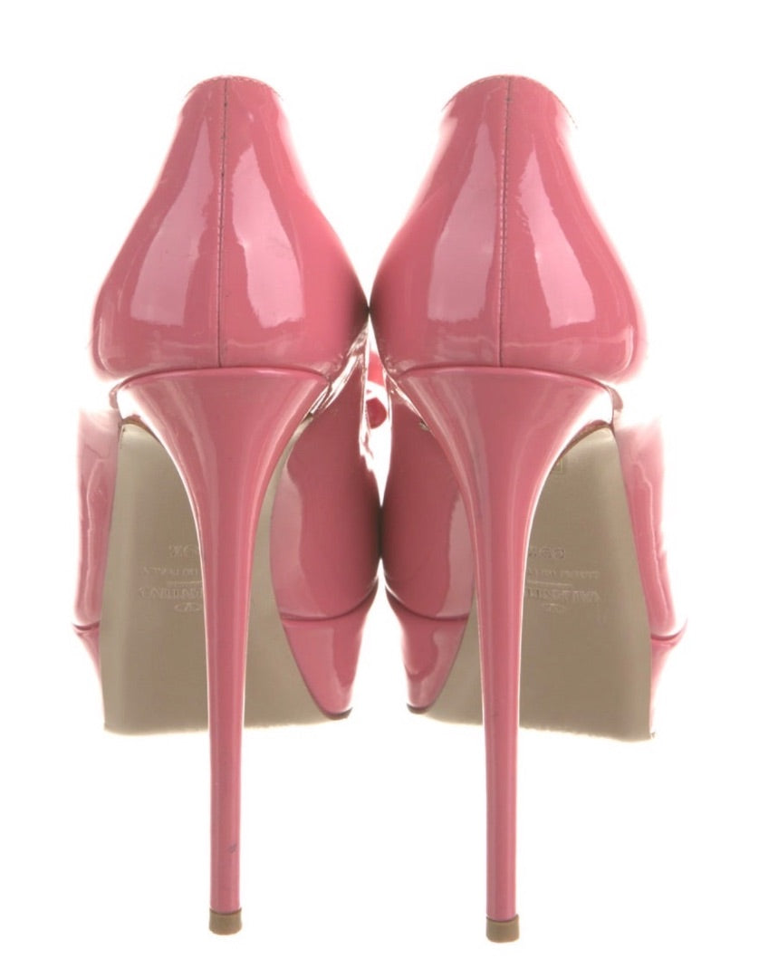 Valentino Patent leather bow peep-toe pumps with  bow