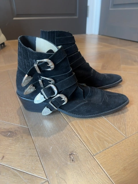 Toga Pulla Boots