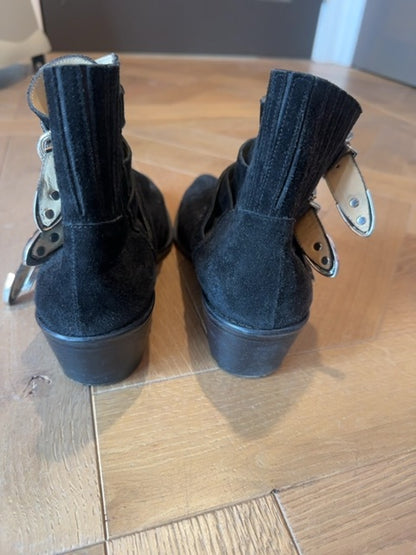 Toga Pulla Boots