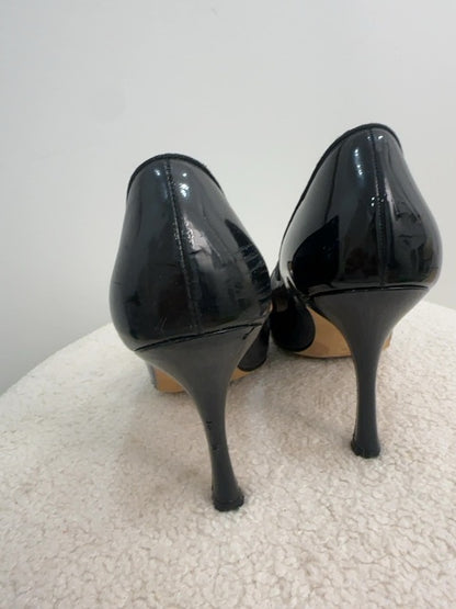 Manolo Blahnik Mary Jane point patent  Heels