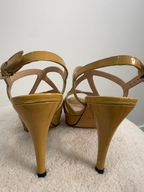 Stuart Weitzman Patent. Heels