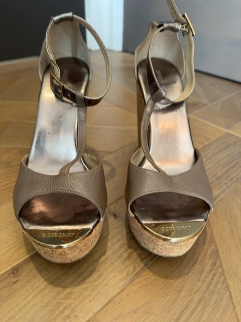 Jimmy Choo Metallic wedges