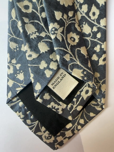 Burberry Silk tie with flowers