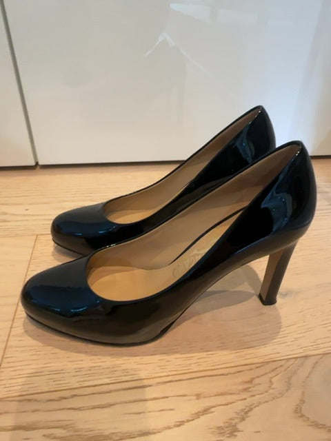 Ferragamo Patent Leather heels